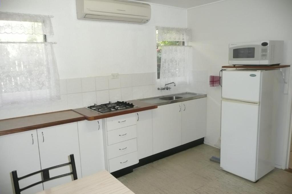 Beachside Units 3* Bowen