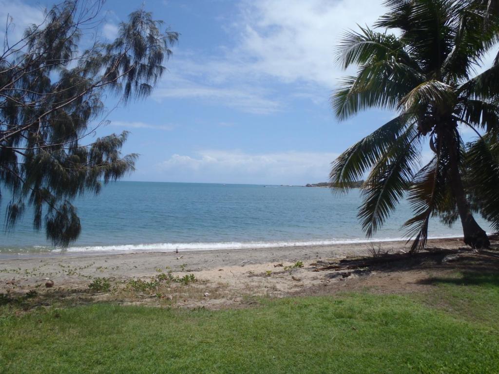Beachside Units 3* Bowen